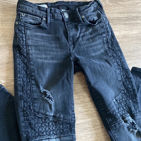 True Religion Mid Rise Super Skinny Halle Crochet Style Jeans - Picture 2 of 7
